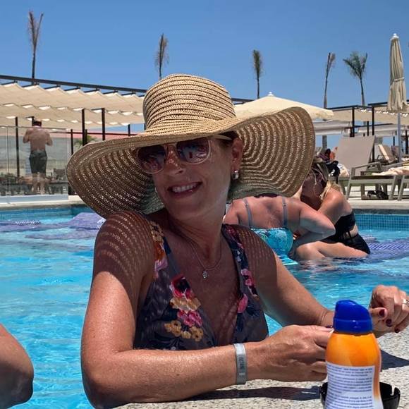 Meet your Posher, Robin - Picture 1 of 1